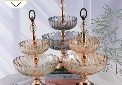 خلي لحظاتك الحلوه بطعم الفخامة ✨ قدّمي الكحك والبسكويت بأسلوب أنيق مع أطقم Trendy Home الفاخرة 🍪💎 تصميم راقٍ يجمع بين الزجاج الكريستالي اللامع والقاعدة الذهبية الفخمة ليضفي لمسة جمال على سفرتك في كل مناسبة 🎉 سواء في العيد أو في الضيافة اليومية، خلي التقديم يعبر عن ذوقك العالي ورقيّ بيتك 🌸 💎 خامة عالية الجودة 🌷 ألوان أنيقة تناسب كل ديكور 🎁 مثالي كهدية راقية للمناسبات ✨ Trendy Home – لأن الضيافة فن والتقديم عنوان الأناقة للإستفسار و طلبات الجملة و الموزعين 01090024592 01017660269 01201416156 01031226036 العنوان :دمياط - الزرقا - ميت الخولي عبدالله - سكة السنط - شركة تريندي هوم لإستيراد وتجارة الأدوات المنزلية بالجملة فقط